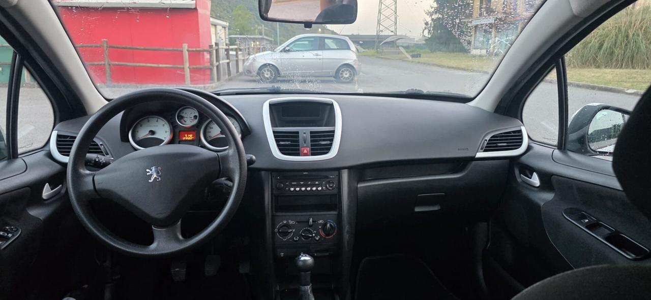 Peugeot 207 1.4 VTi 95CV 5p. XS