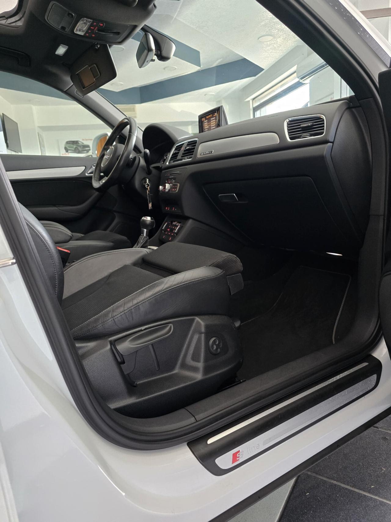 Audi Q3 2.0 TDI 150 CV S tronic S line
