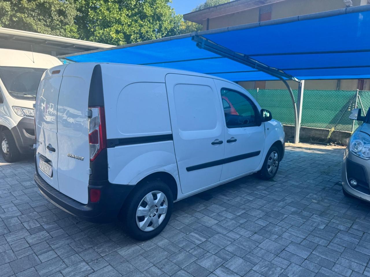FURGONE RENAULT KANGOO BENZINA