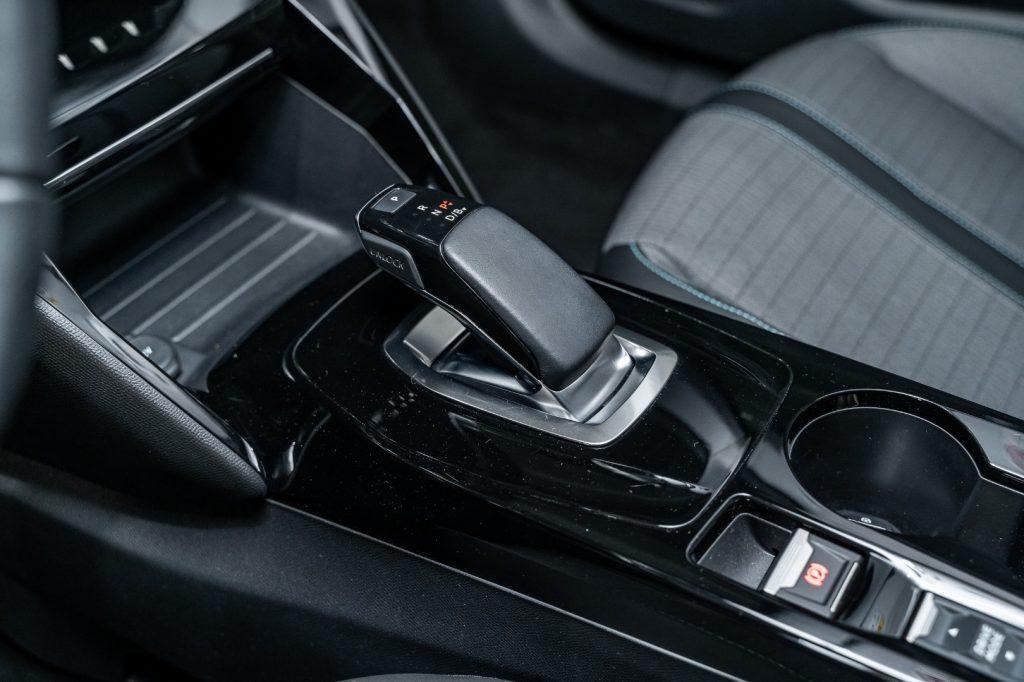 PEUGEOT 2008 motore elettrico 136 CV Allure Pack