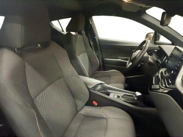 TOYOTA C-HR 1.8 Hybrid E-CVT Business