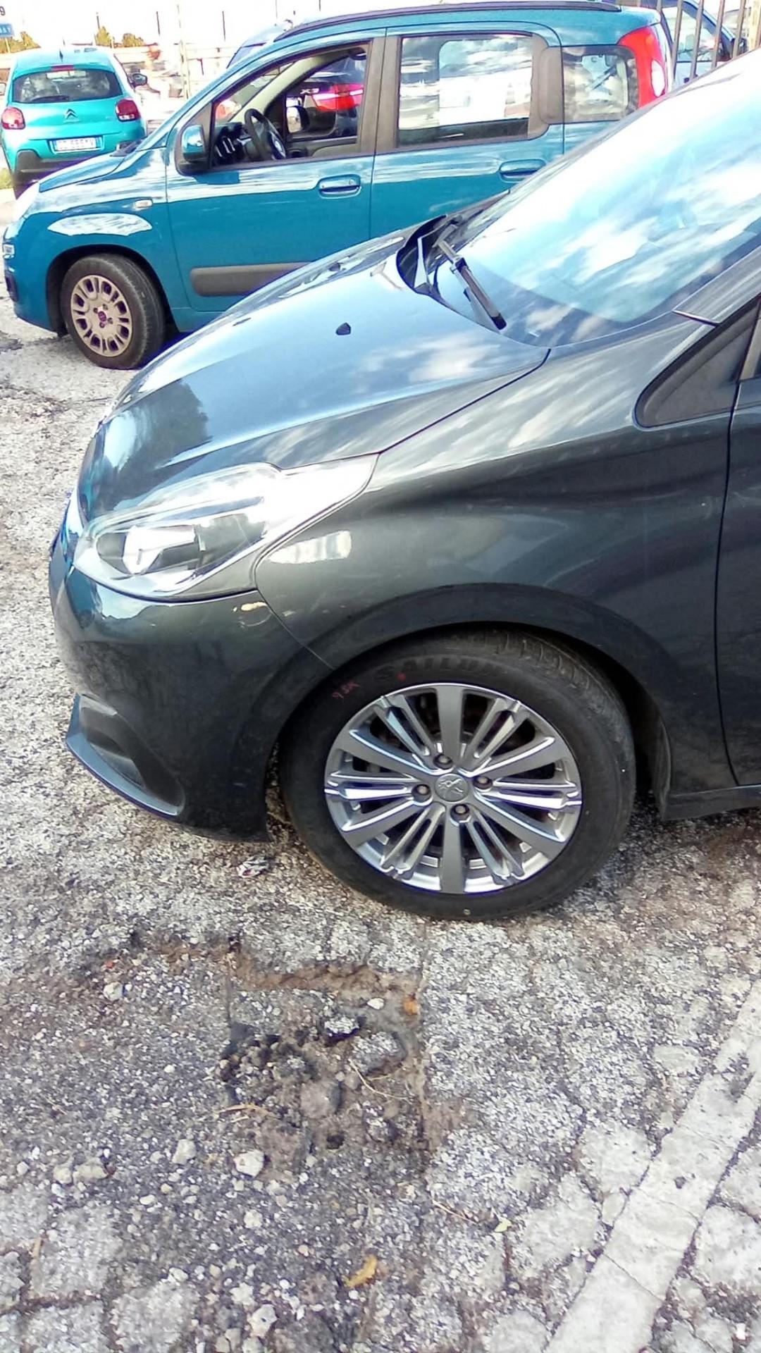 Peugeot 208 BlueHDi 100 5 porte GT Line