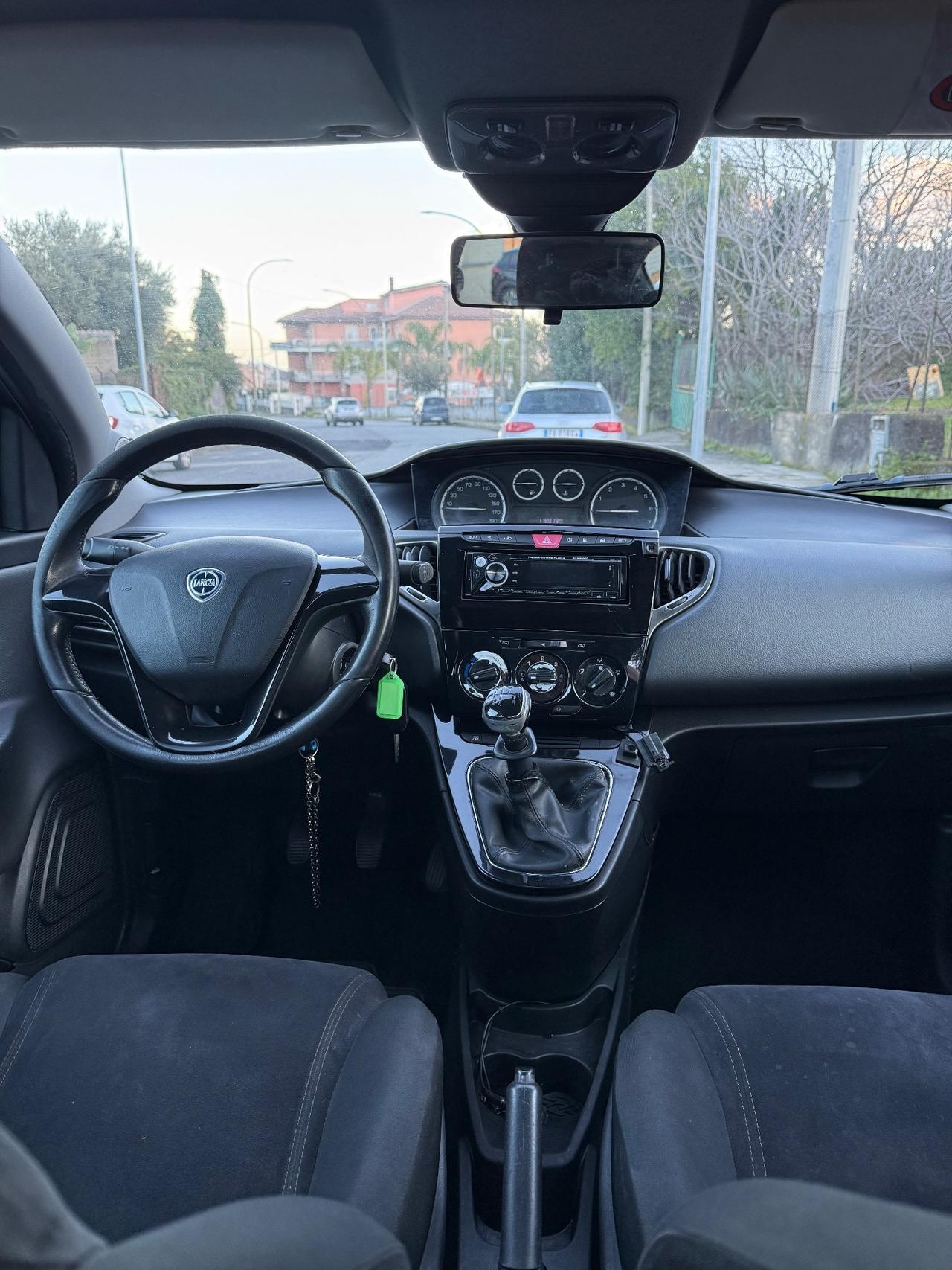 Lancia Ypsilon 1.2 69 CV 5 porte GPL Ecochic Platinum
