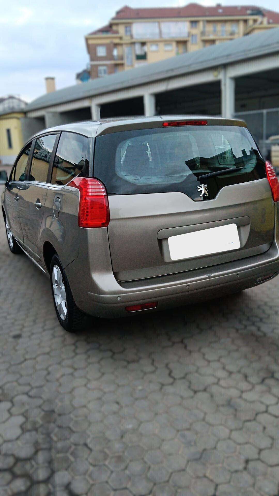 Peugeot 5008 - APERTI AD AGOSTO