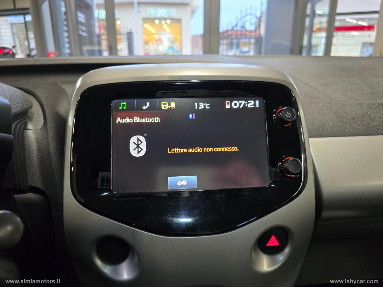 TOYOTA Aygo 1.0 VVT-i 69 CV 5p. x-play TSS