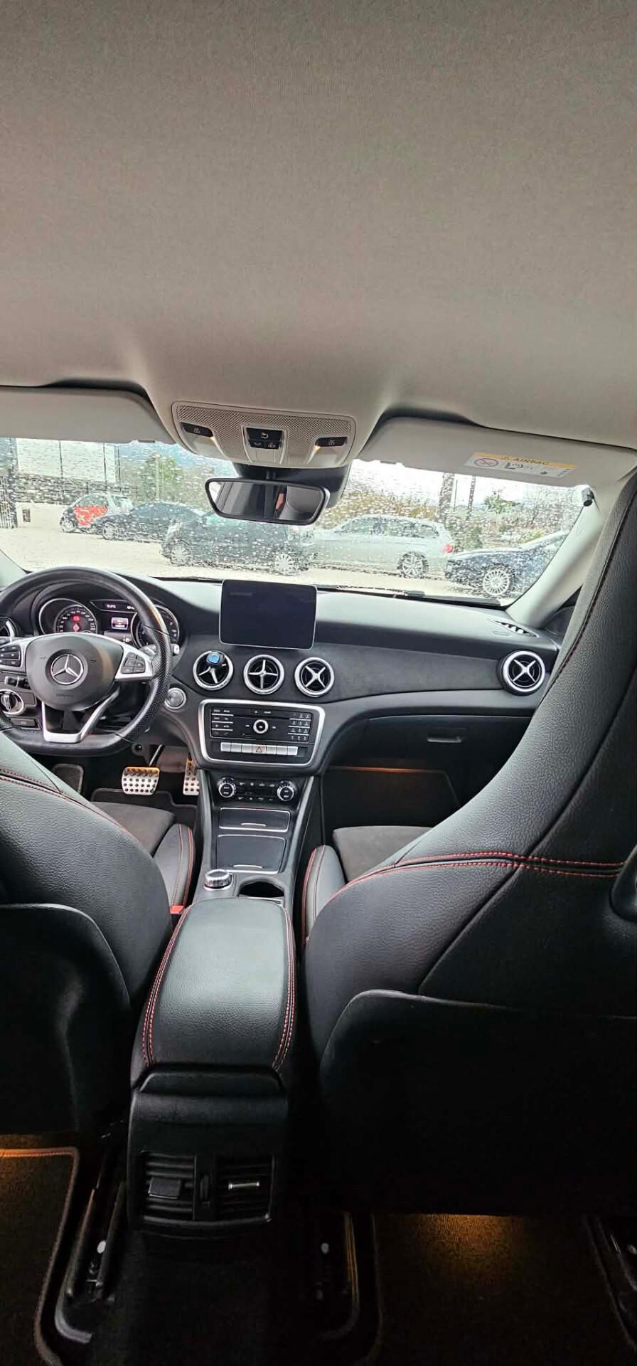 Mercedes-benz CLA 200 4Matic Shooting Brake AMG Automatic Premium