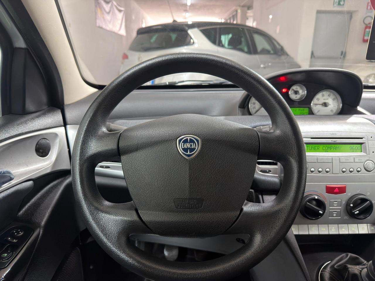 Lancia Ypsilon 1.2 Modamilano