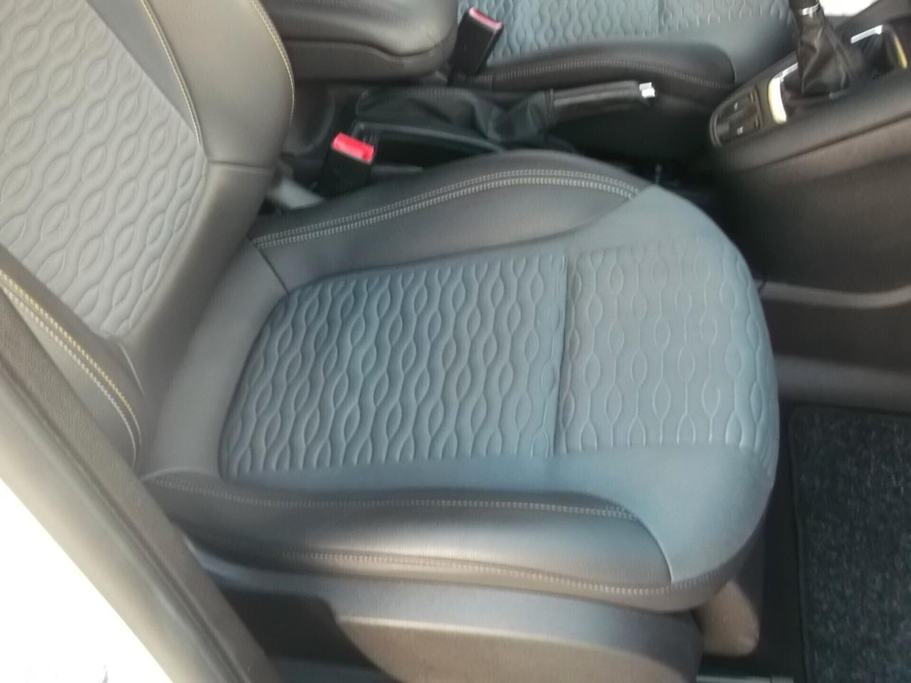 Opel Zafira 1.6 Turbo Metano 7 P. Full 2014