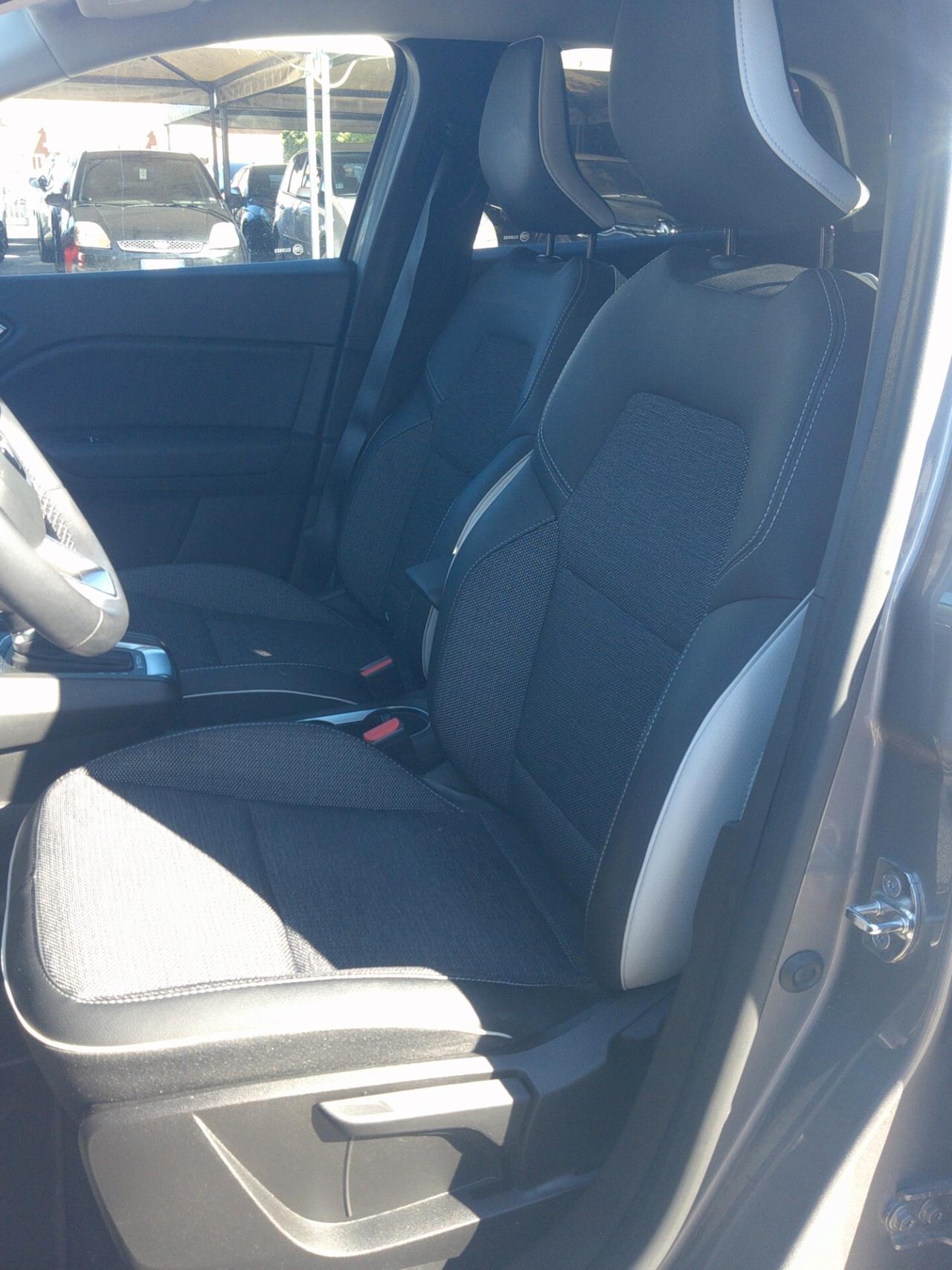 RENAULT CAPTUR 1.6 Hybrid 145cv Techno Fast Track