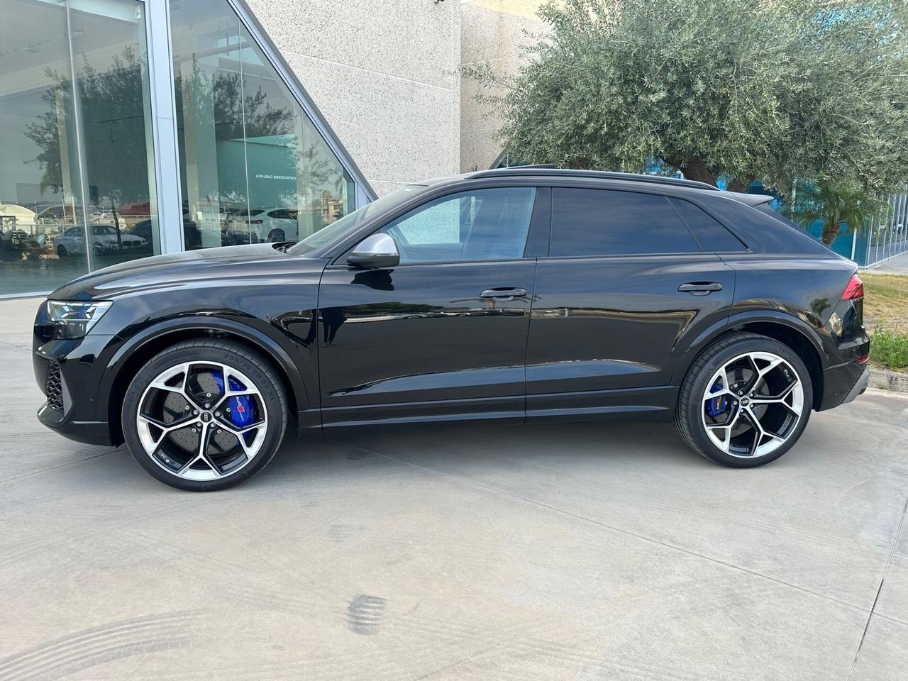 Audi RS Q8 performance possibilità noleggio no scoring