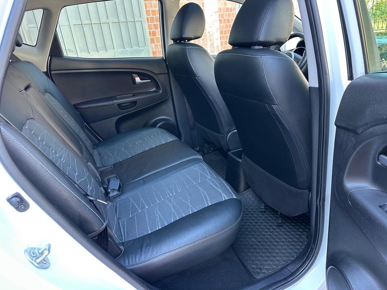 Kia Venga 1.4 CVVT Cool. 79000 KM