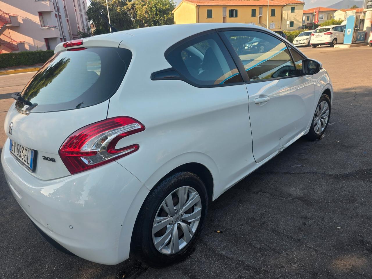 Peugeot 208 PureTech 82 3 porte Allure