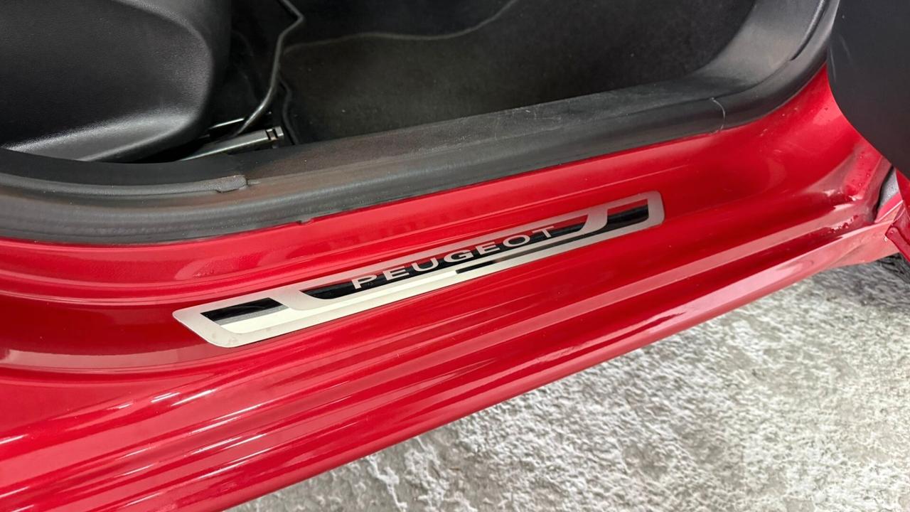 Peugeot 208 1.2 Benzina 82cv 5 porte Allure