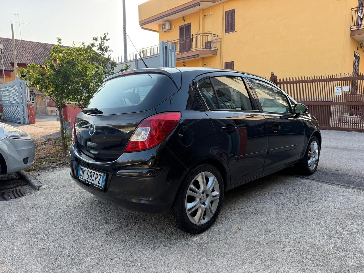 Opel Corsa 1.2 5 porte Club
