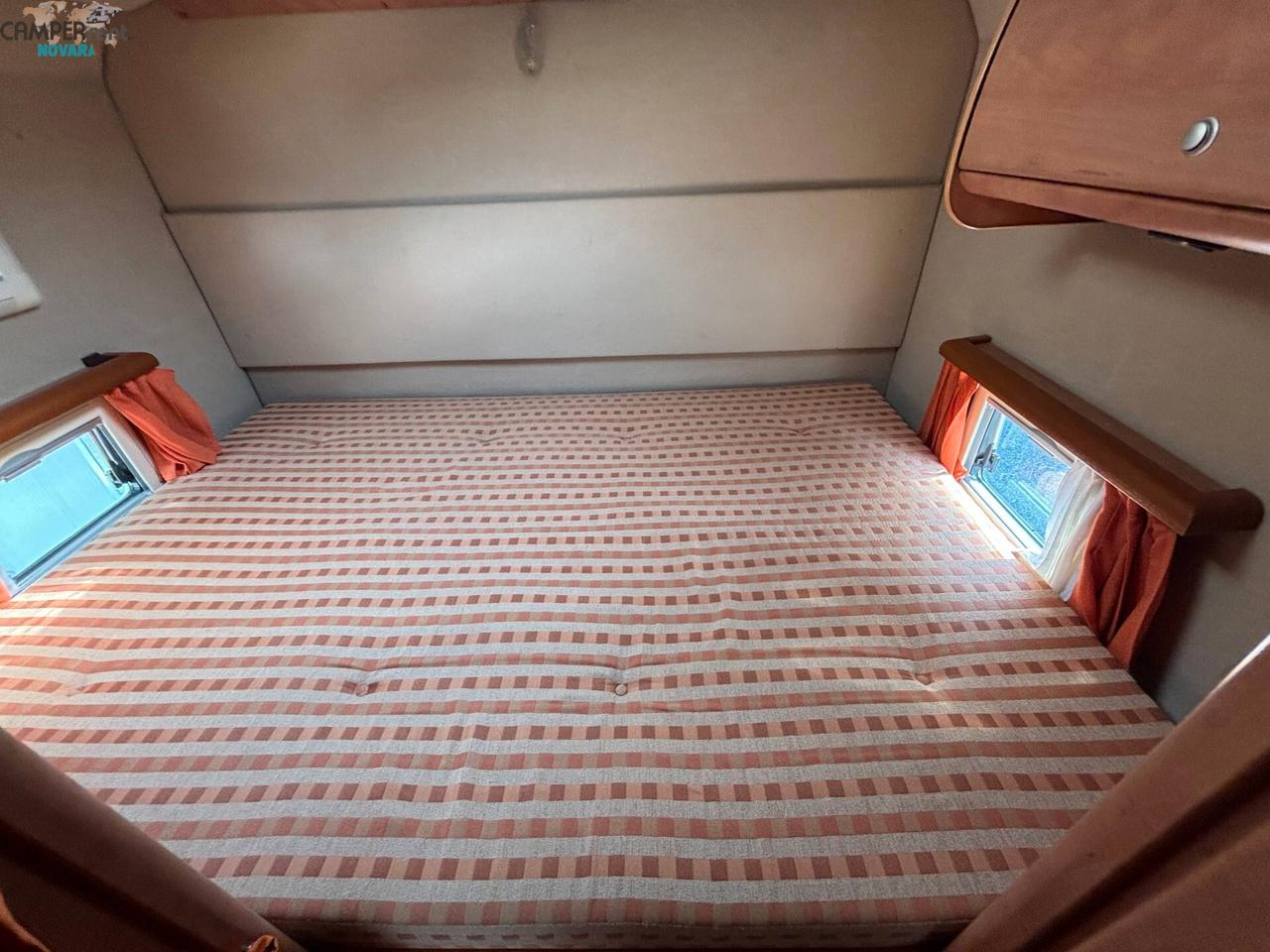 CARTHAGO CHIC I 47 - motorhome con letto matrimoniale in coda ed ampio garage