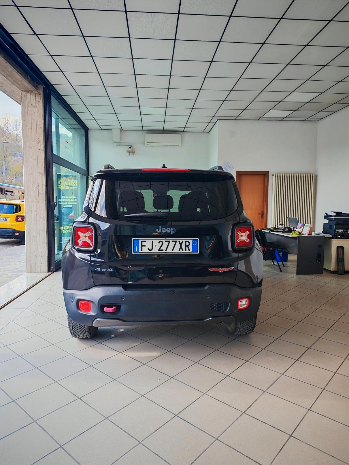 Jeep Renegade 2.0 Mjt 170CV 4WD Active Drive Low Trailhawk