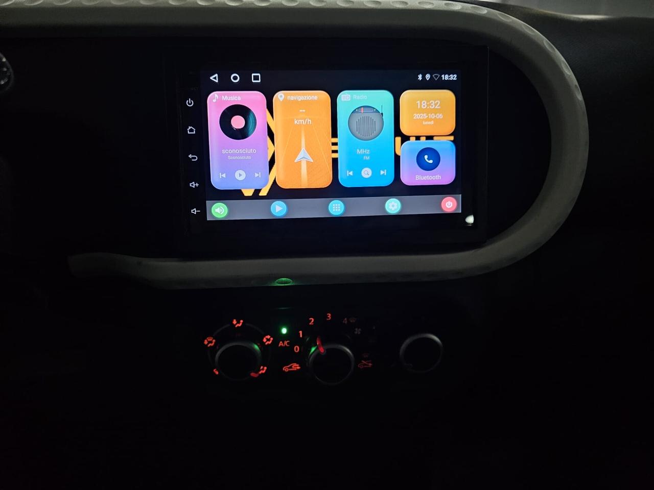 NUOVA RENAULT TWINGO INTENS ENERGY SCe 1.0 BENZ 65CV