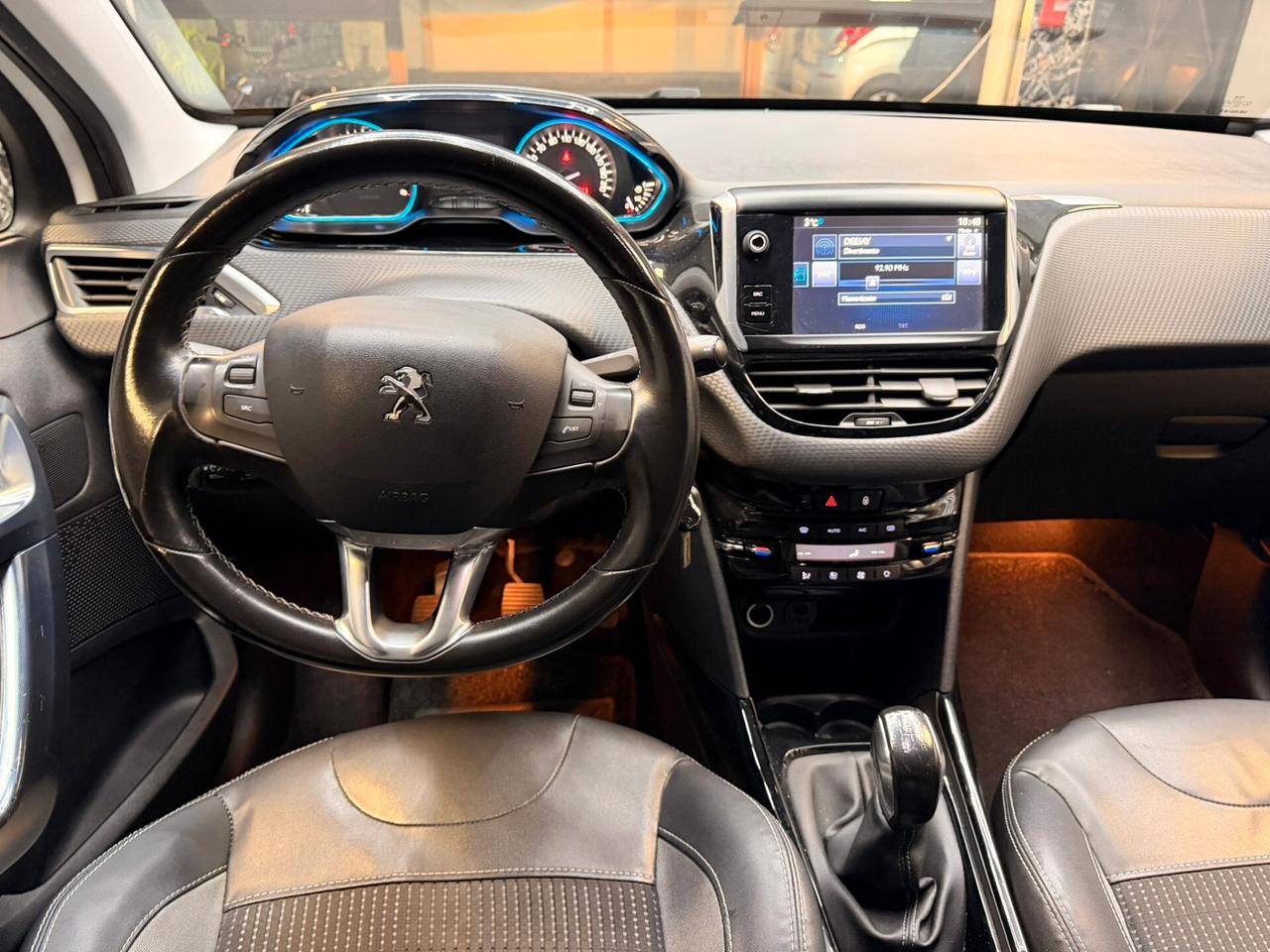 Peugeot 2008 BlueHDi 100 Allure