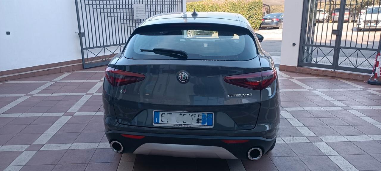 Alfa Romeo Stelvio 2.2 Turbodiesel 190 CV AT8 Q4 Business