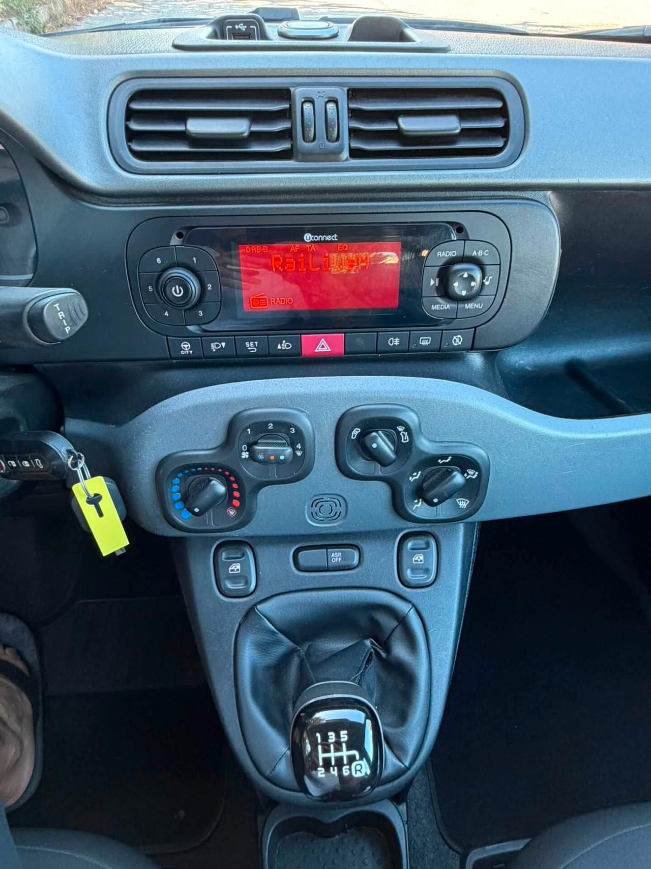 Fiat Panda 1.0 GSE S&S Hybrid Street Van 4 posti