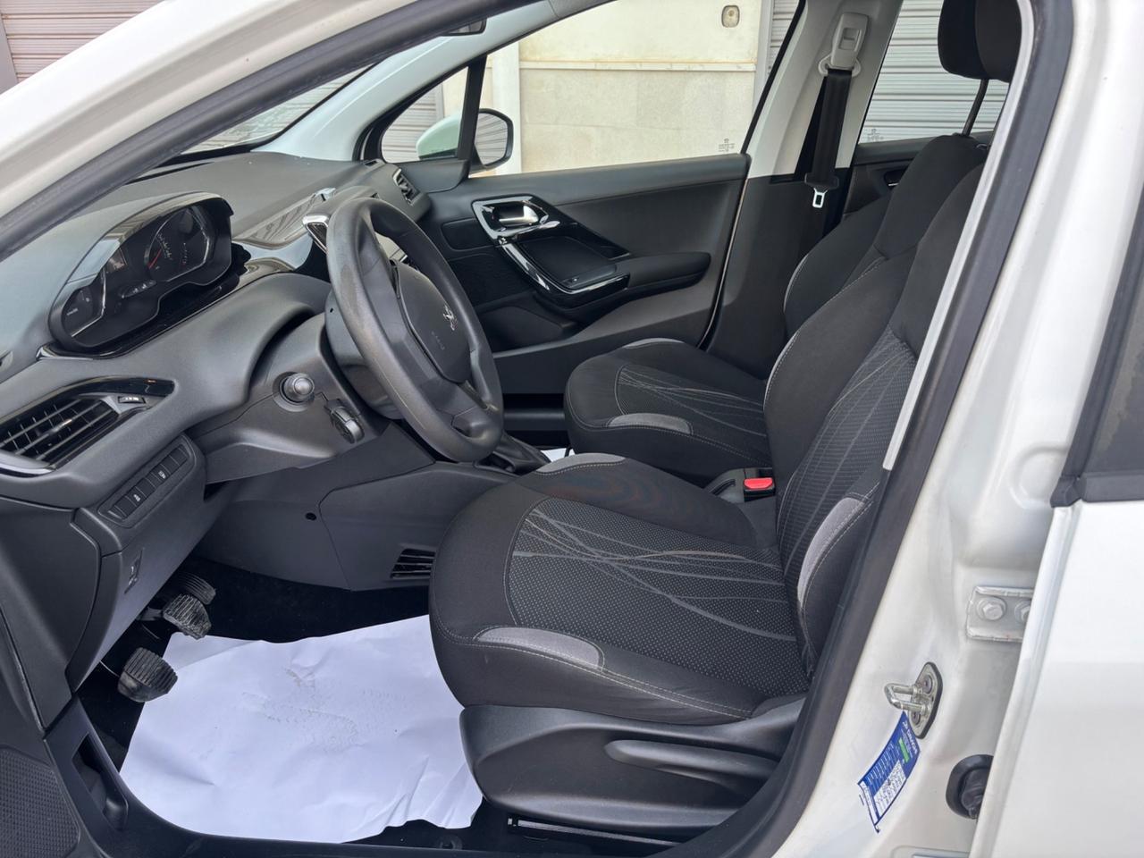 Peugeot 208 1.4 HDi 68 CV 5 porte Access