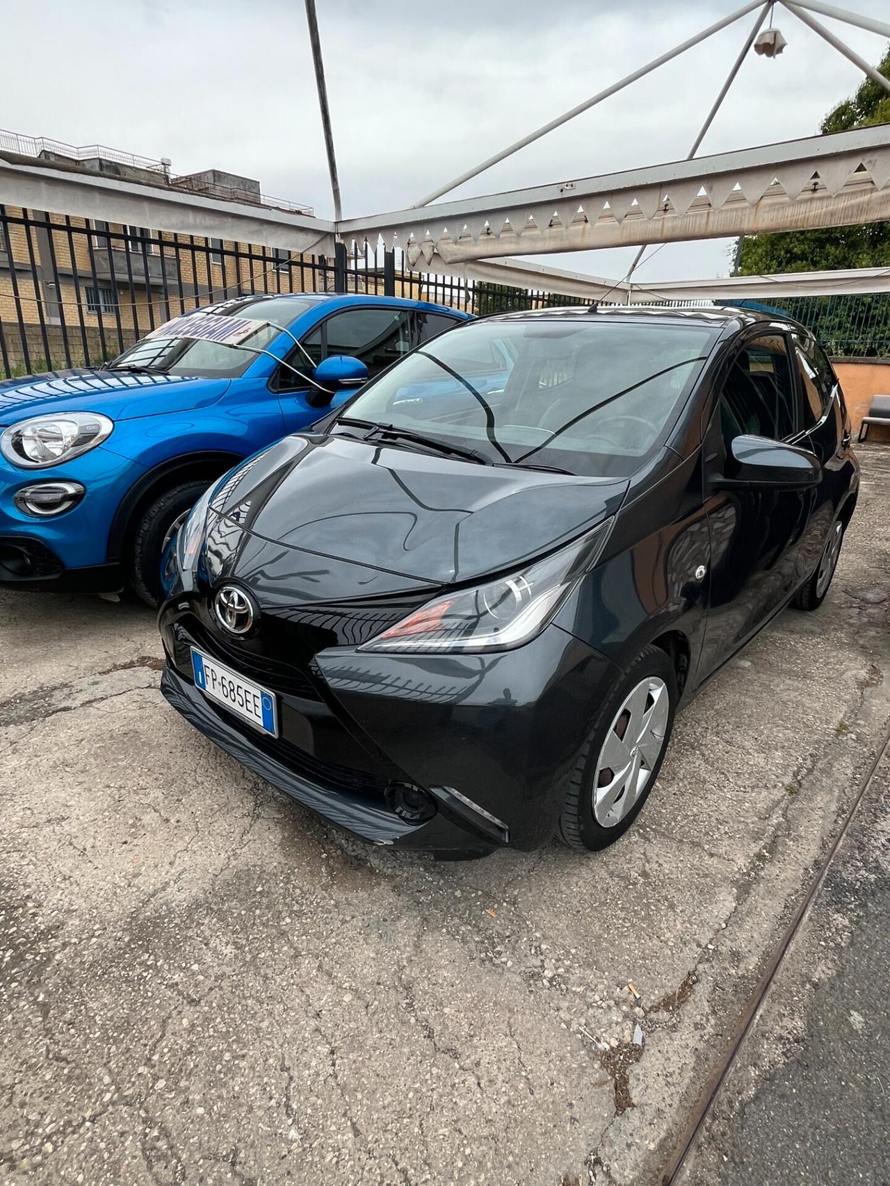 Toyota Aygo 1000 BENZINA CAMBIO AUTOMATICO KM CERTIFICATI 2018
