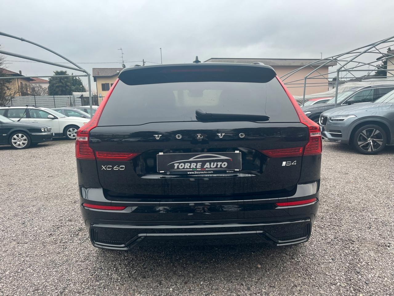 Volvo XC 60 XC60 B4 (d) automatico MOMENTUM PRO