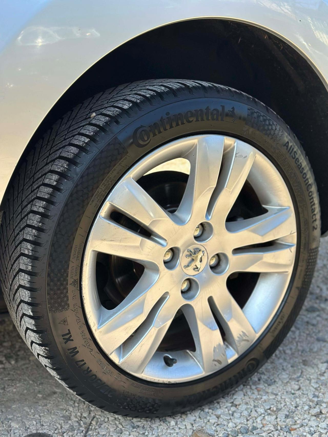 Peugeot 5008 1.6 HDi 115CV ALURE 7 POSTI TETTO KMCERT GARANZ