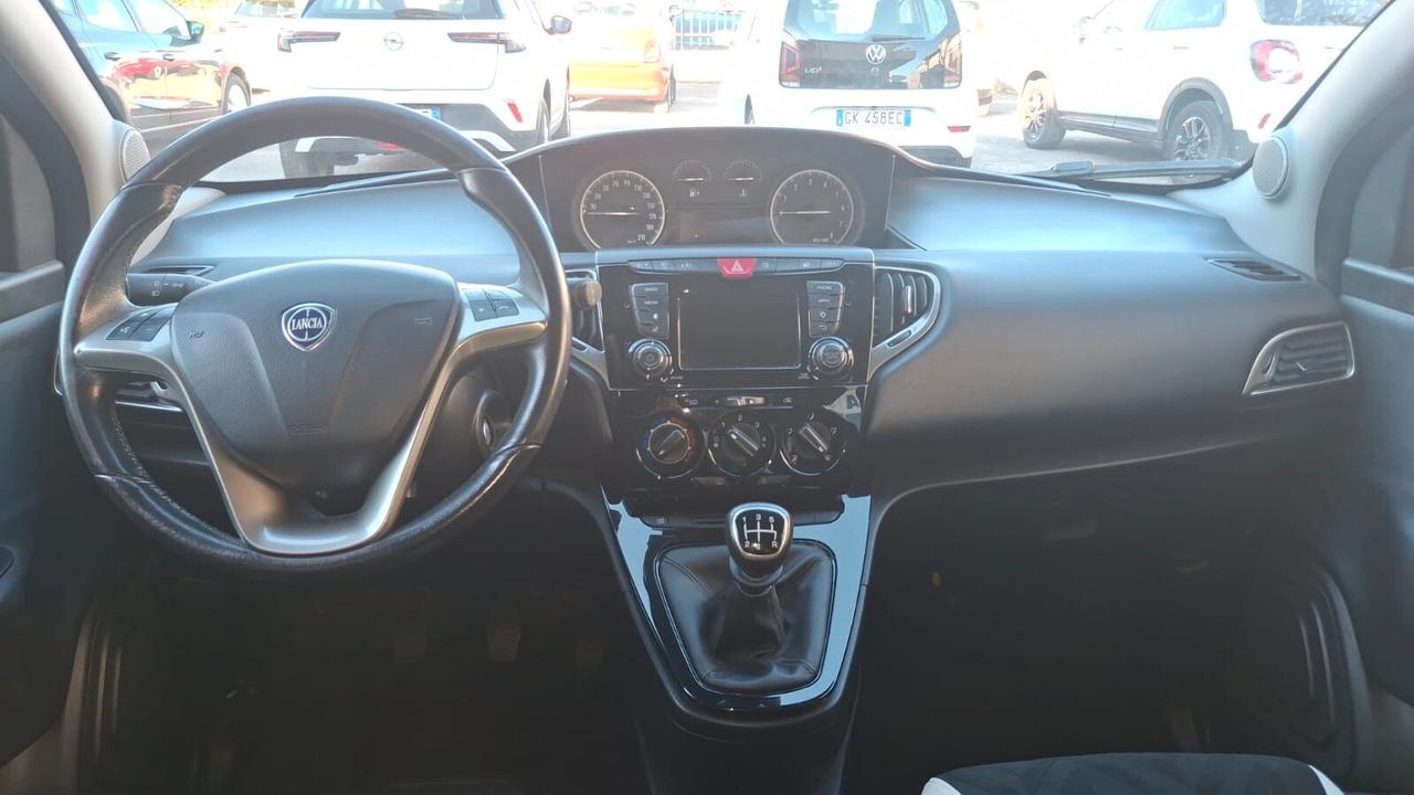 Lancia Ypsilon 1.2 69 CV 5 porte Gold