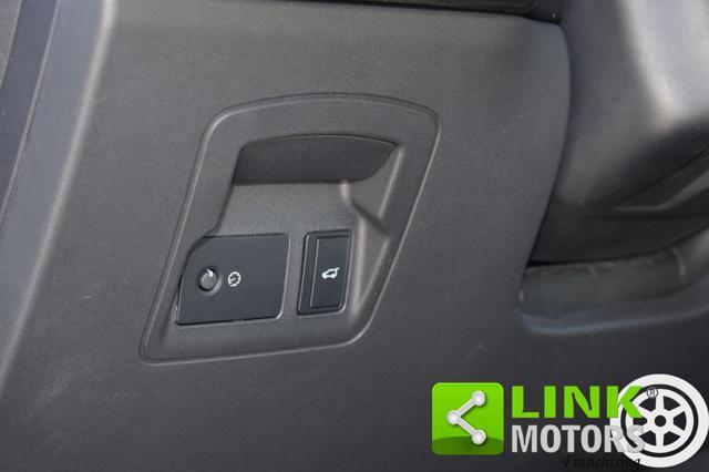 LAND ROVER Range Rover Velar 2.0D I4 204 CV R-Dynamic