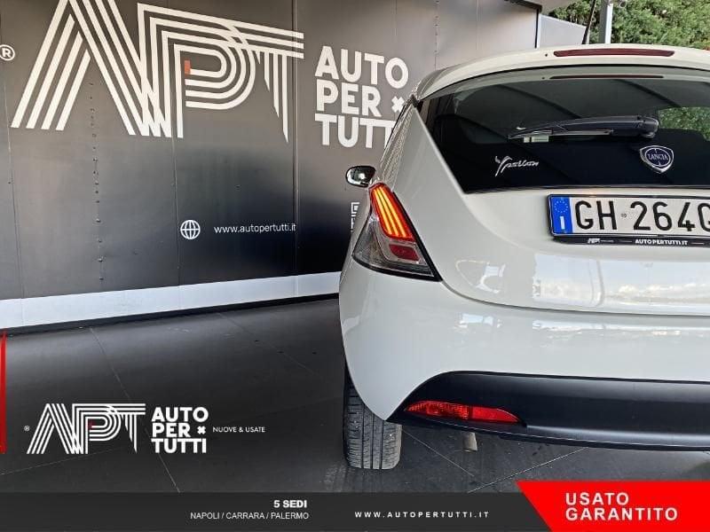 Lancia Ypsilon Ypsilon 1.0 firefly hybrid Silver s&s 70cv