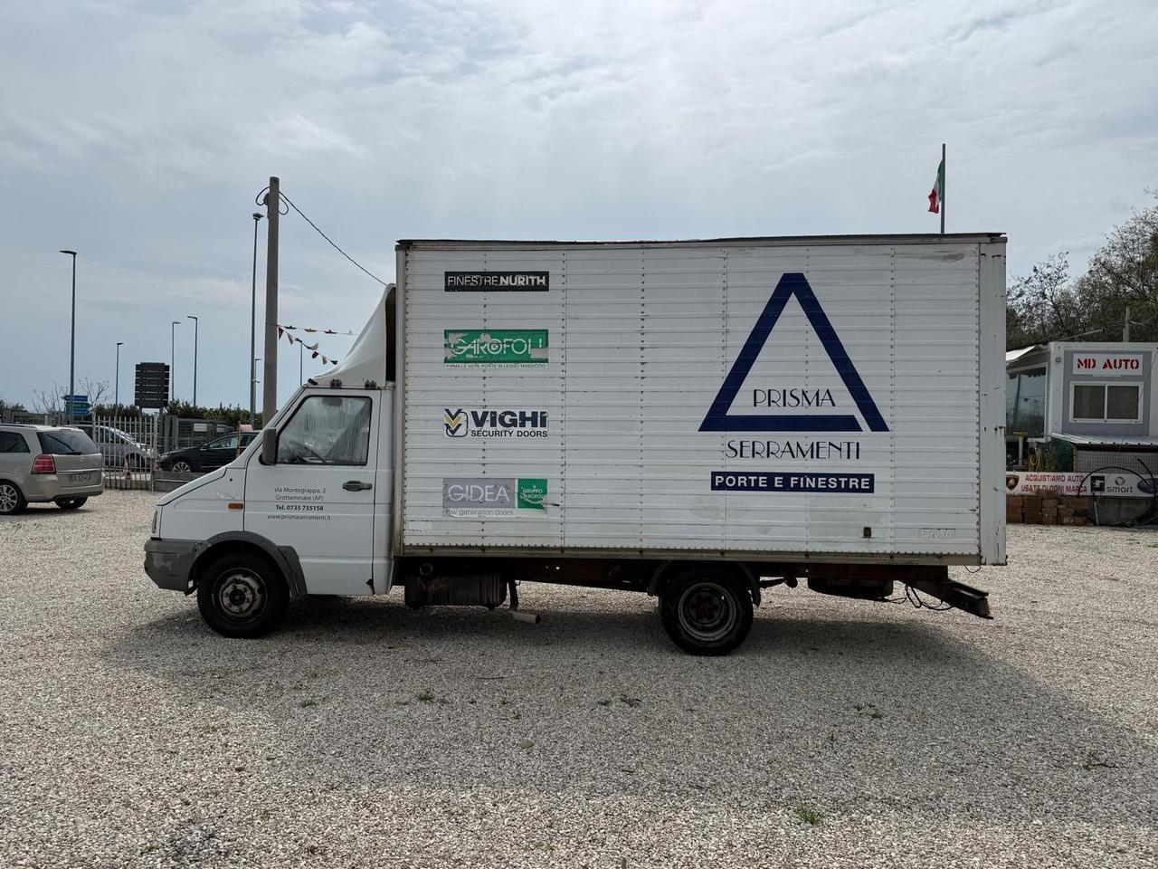 Iveco Daily 35.8 2.5 Diesel PL Cab. Classic