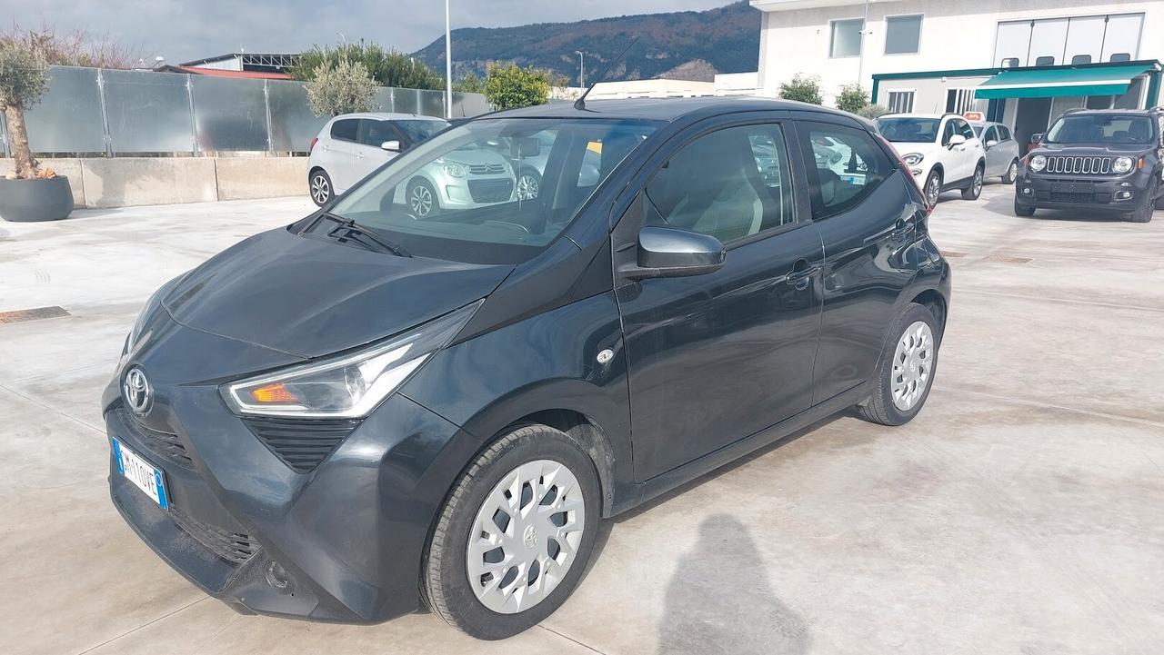 Toyota Aygo Connect 1.0 VVT-i 72 CV 5 porte 2021