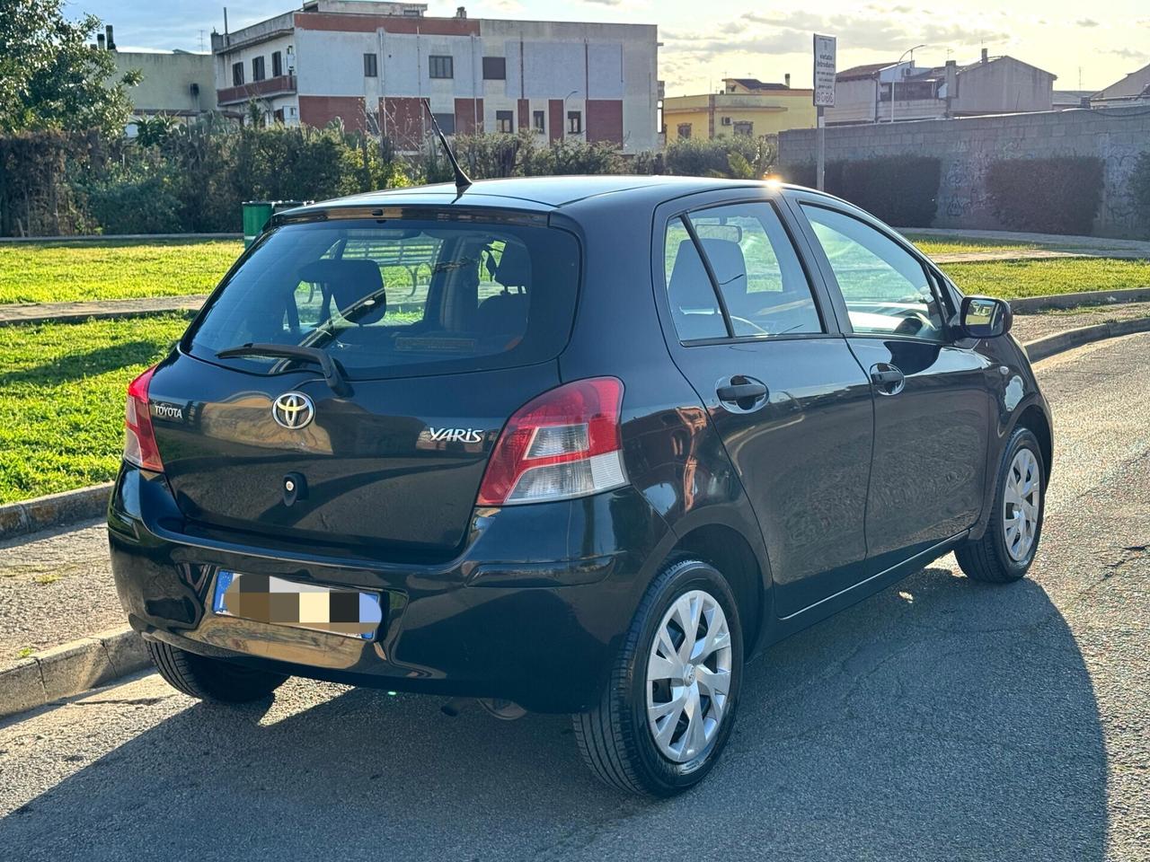 Toyota Yaris 1.0 5 porte Now GPL