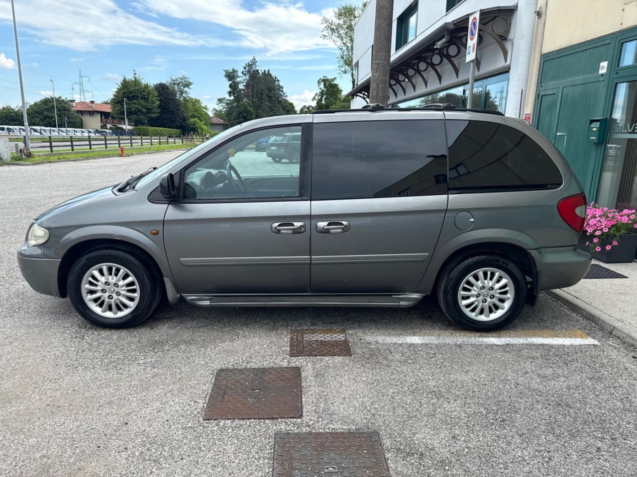 Chrysler Voyager - 7 POSTI