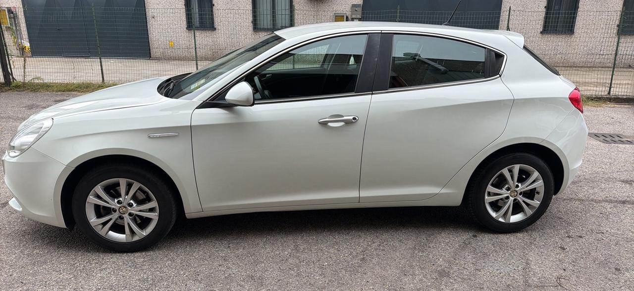 Alfa Romeo Giulietta 1.6 JTDm-2 105 CV Distinctive