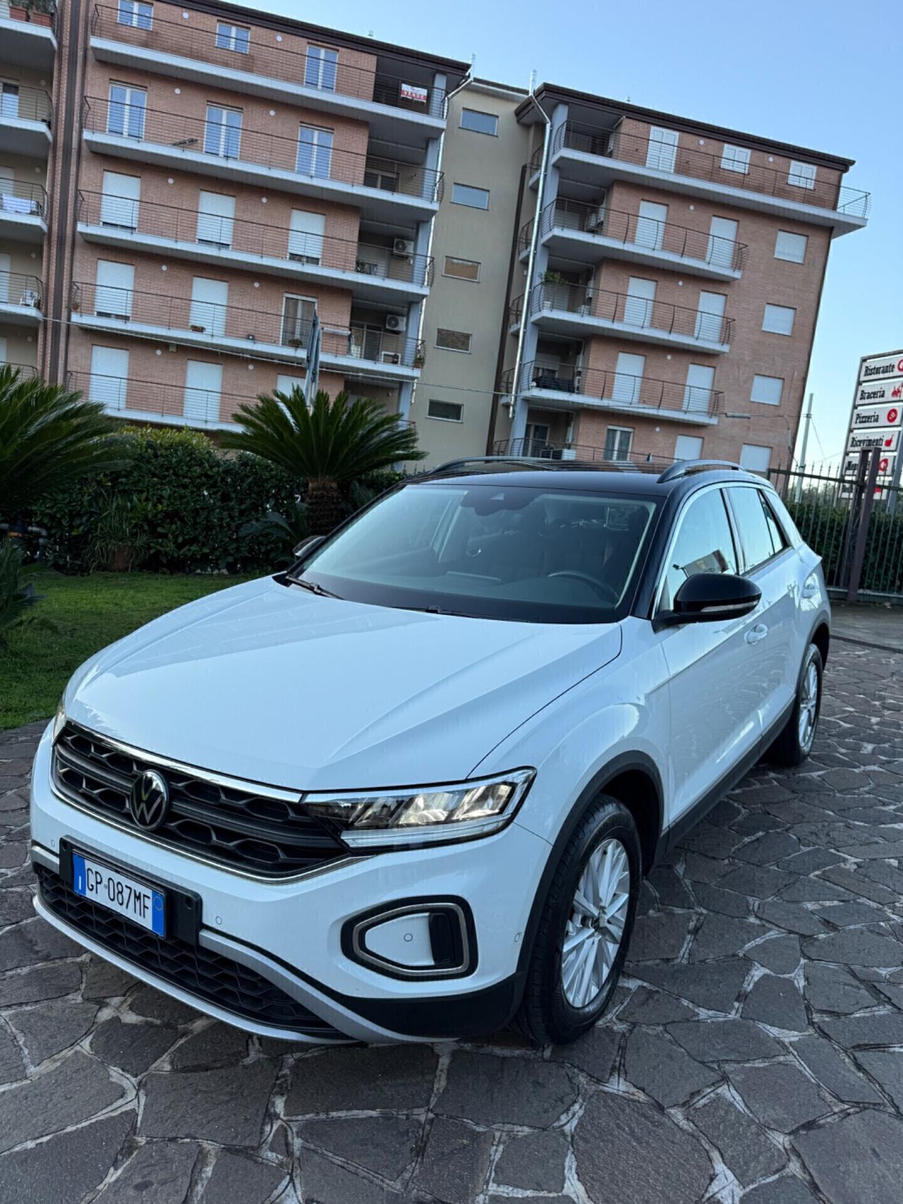 Volkswagen T-Roc 2.0 TDI SCR 150 CV DSG R-Line 2023