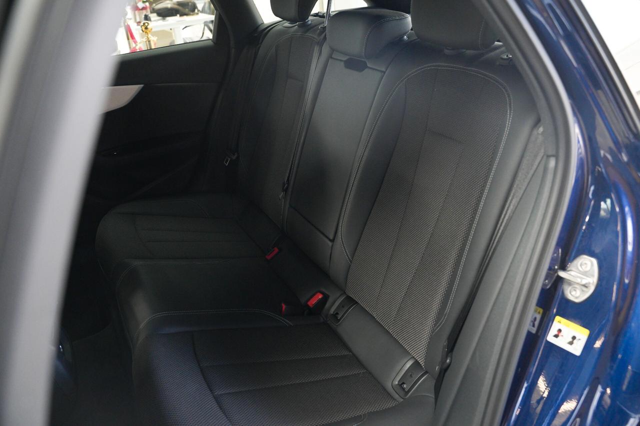 Audi A4 40 TDI S tronic line edition