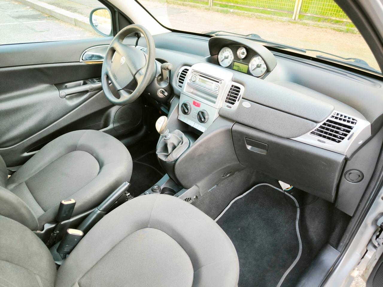 Lancia Ypsilon 1.2 69 CV Platinum