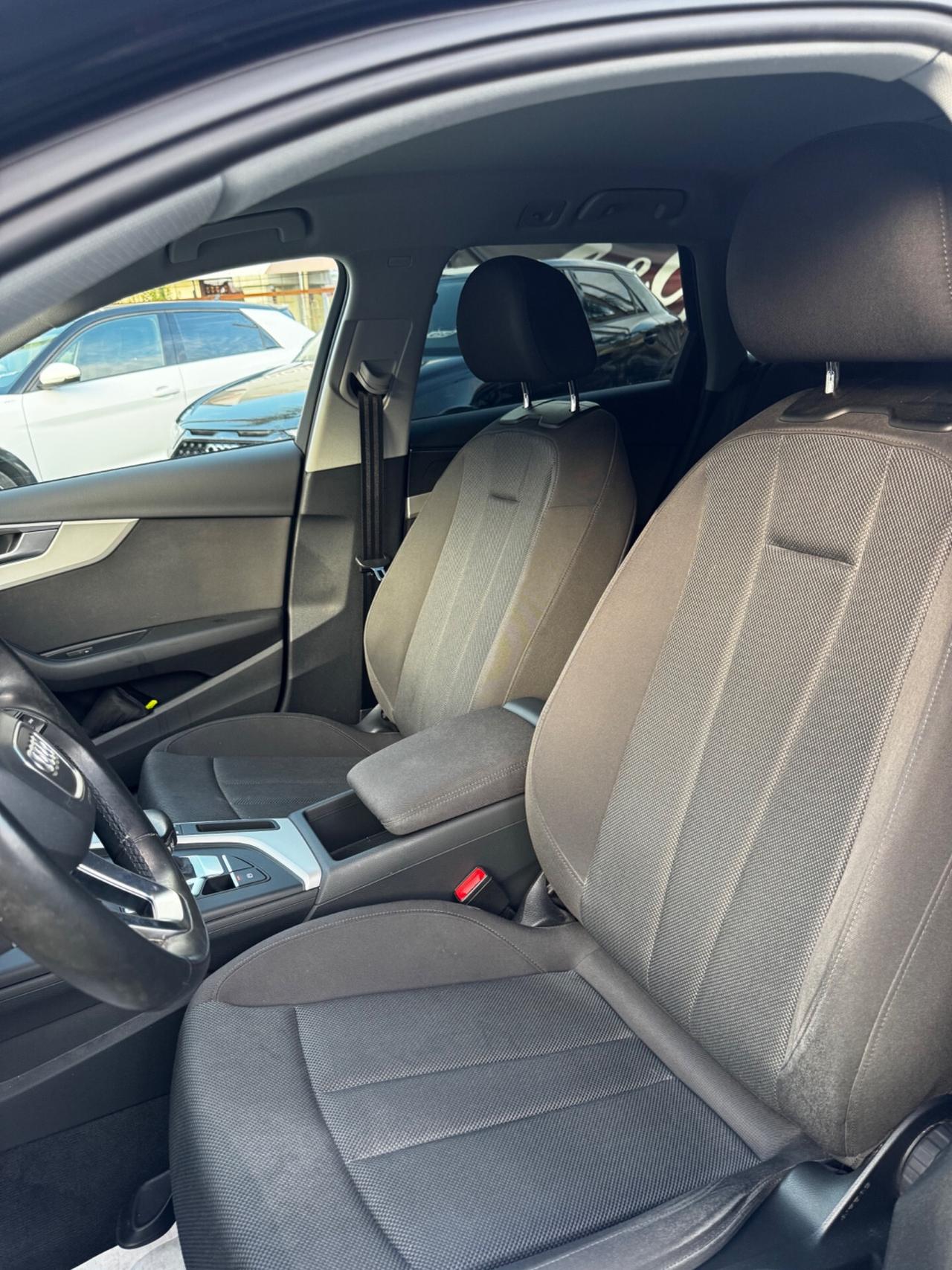 Audi A4 Avant 30 TDI S tronic S line edition