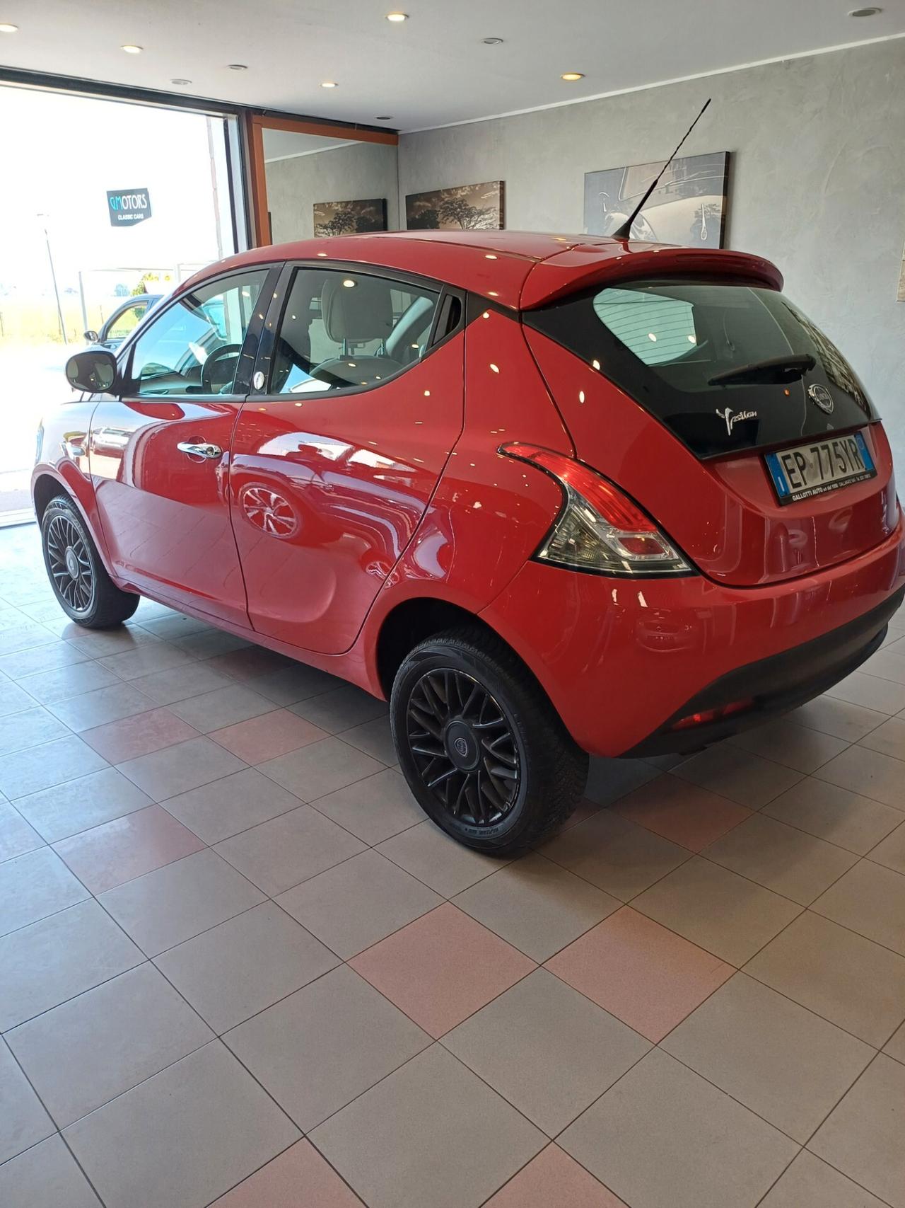 Lancia Ypsilon 0.9 TwinAir 85 CV 5 porte S&S Silver
