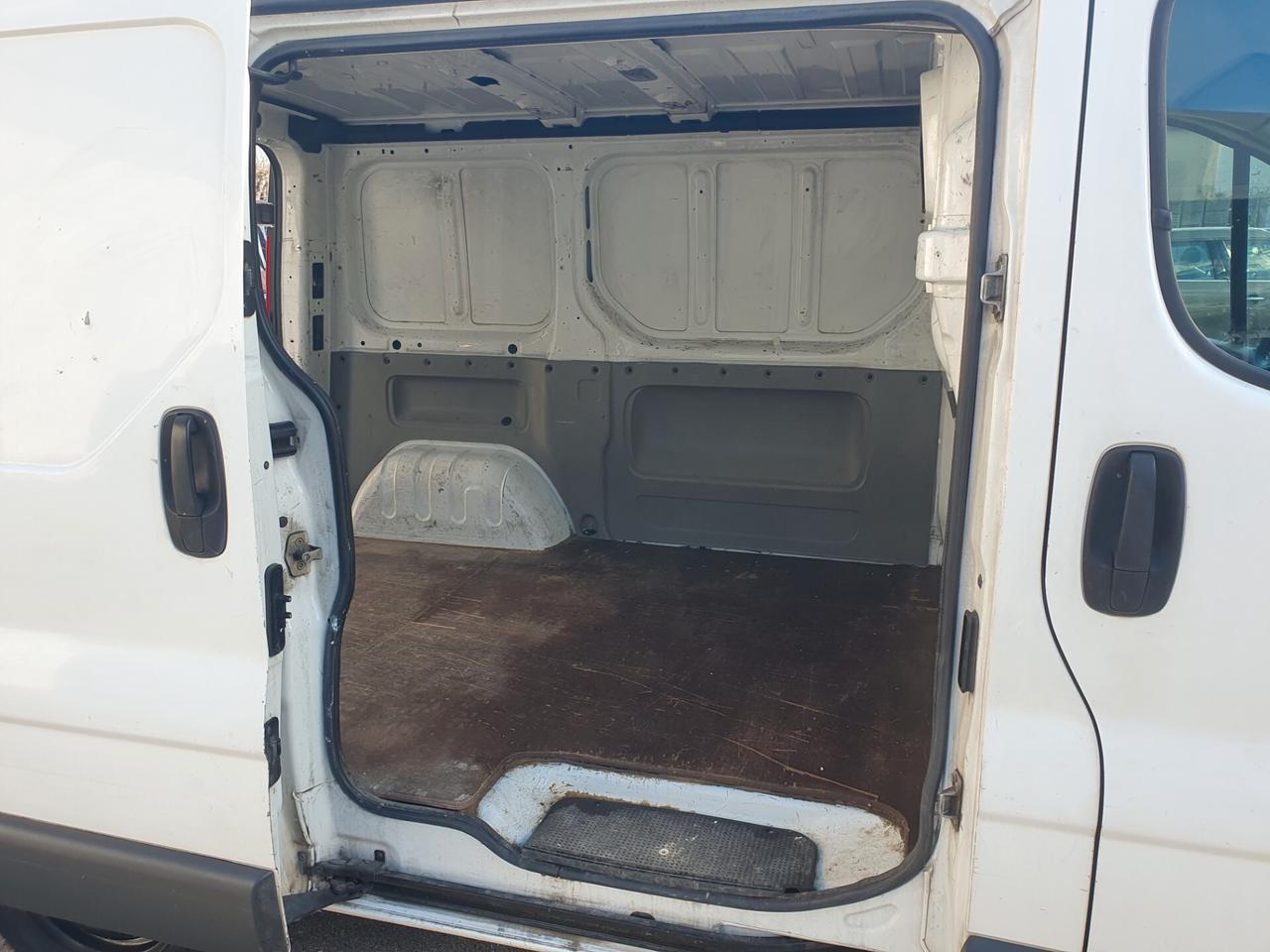 Opel Vivaro 2.0 CDTI 114cv Furgone iva 2010