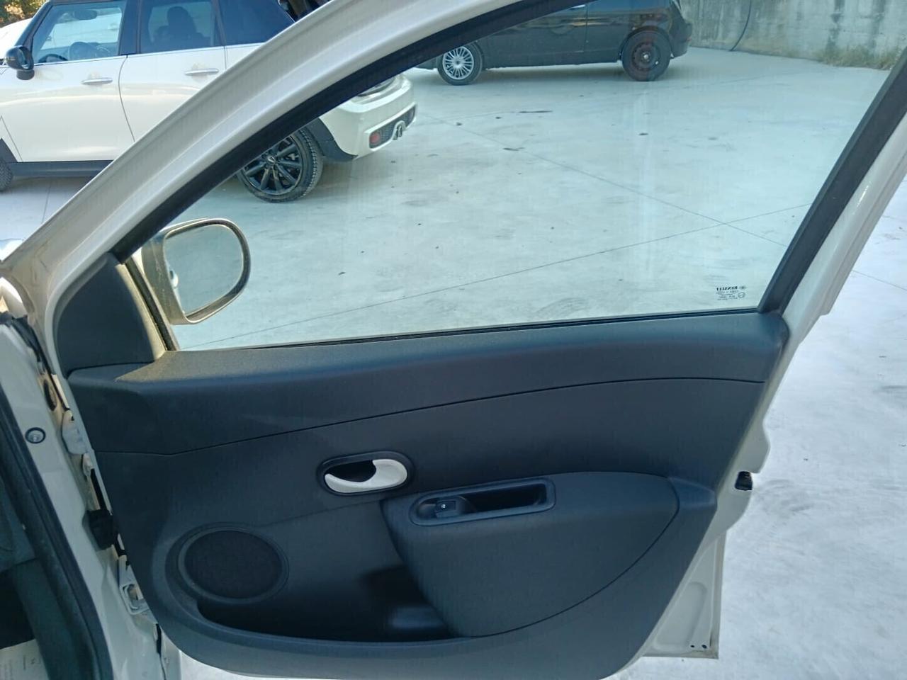 Clio 1.2 16V "OTTIME CONDIZIONI"