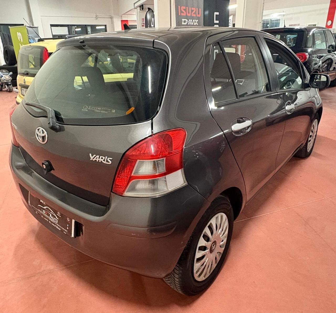 TOYOTA YARIS serie 3 Benzina 1.3 CV 101 EURO 5B Km 87.105 X NEOPATENTATI garanzia 12 mesi