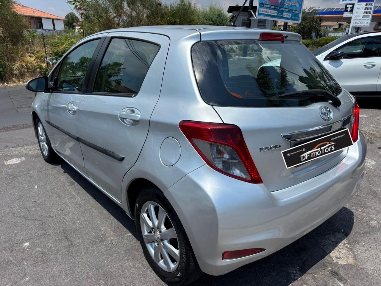 Toyota Yaris 1.4 D-4D 5 porte Lounge-2013