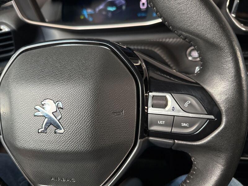 Peugeot 208 motore elettrico 136 CV 5 porte Allure