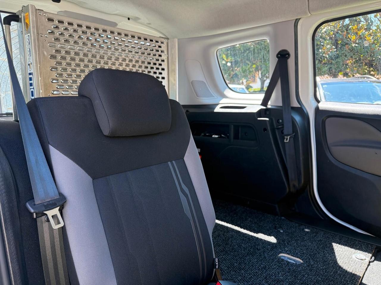 Fiat Doblò 1.6 MJT 16V 120CV / con PEDANA PER CARROZZINA