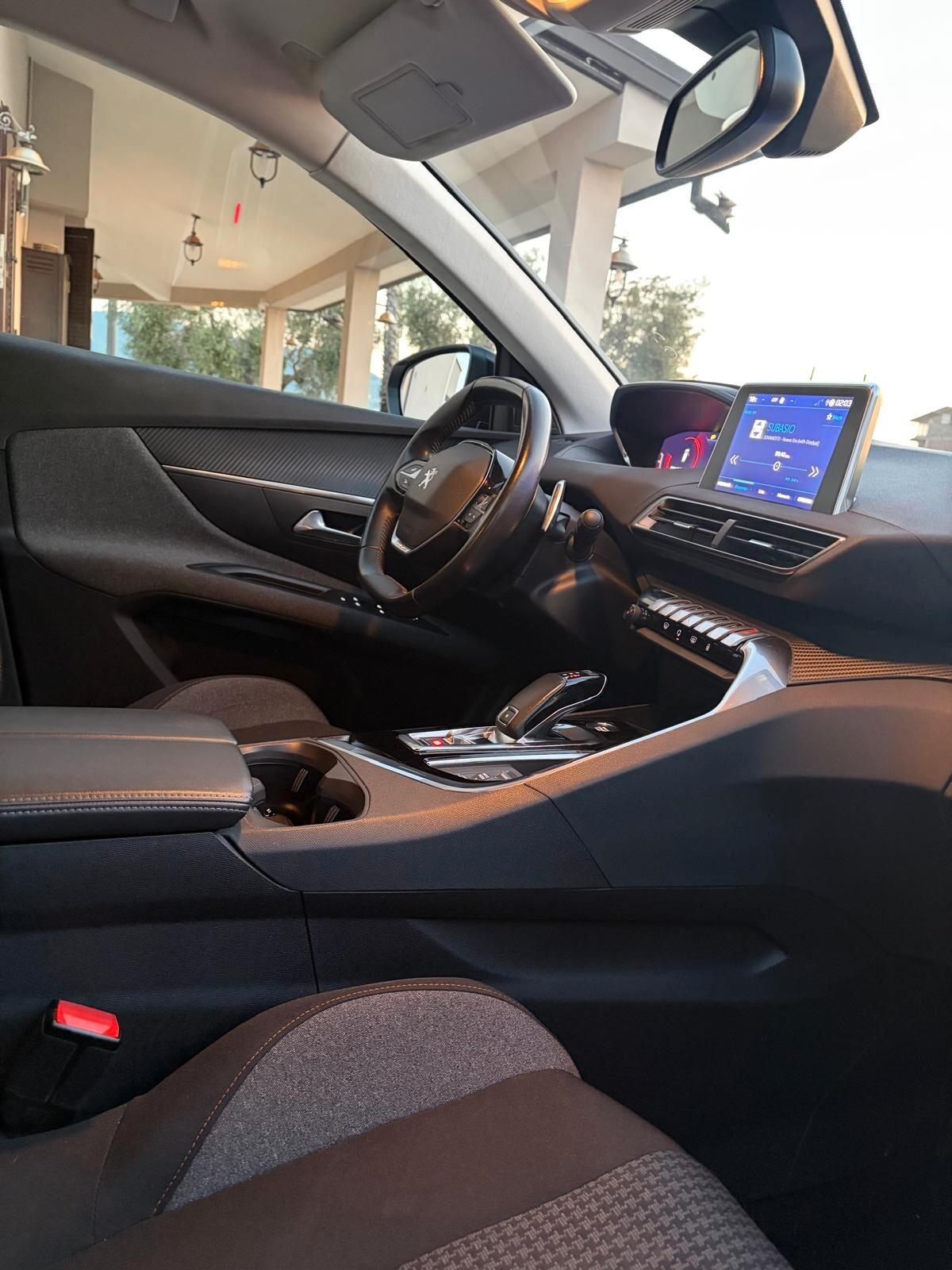 Peugeot 3008 BlueHDi 130 S&S EAT8 Active Pack