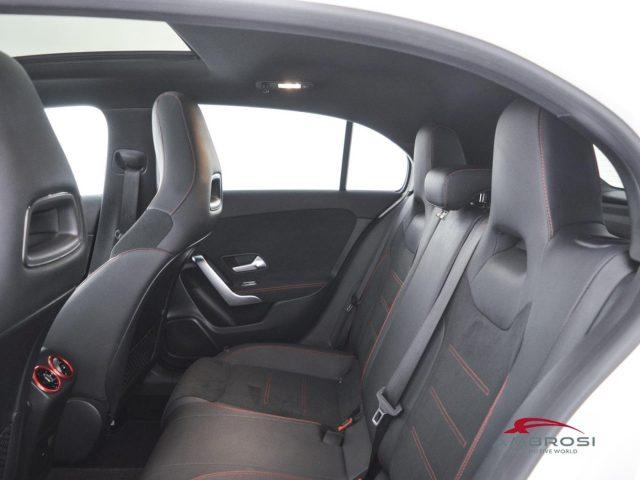 MERCEDES-BENZ CLA sse A 180 d Premium Auto