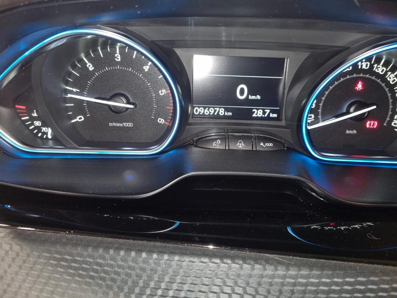 Peugeot 2008 BlueHDi 120 S&S Allure